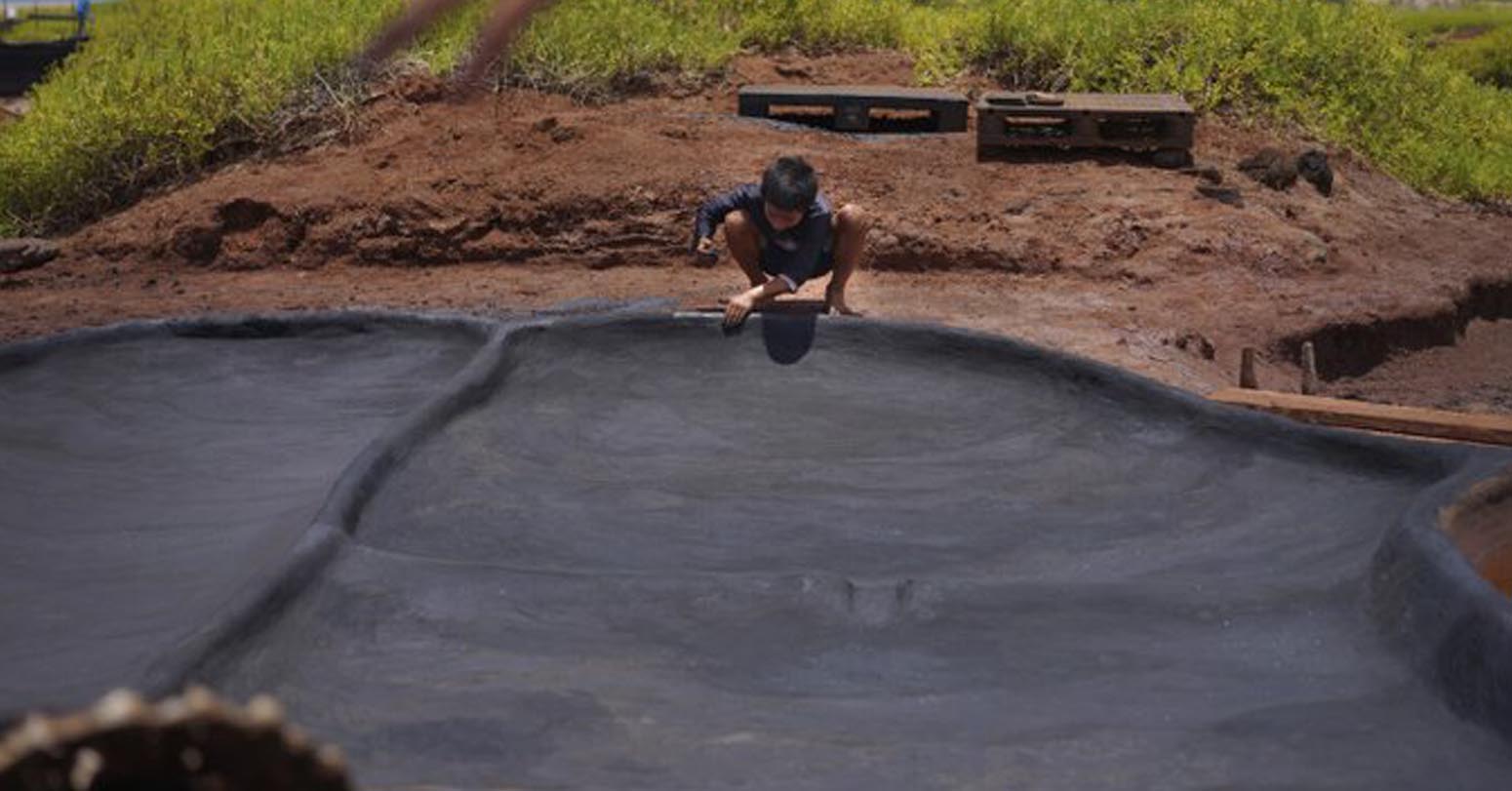Native Hawaiian Salt Makers Combat Climate Change, Pollution To Protect Sacred Tradition