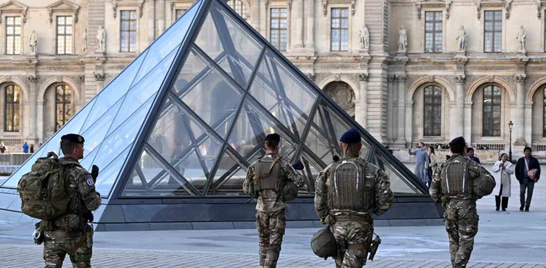 Louvre’s Robbed Apollo Gallery To Reopen Without Jewelry