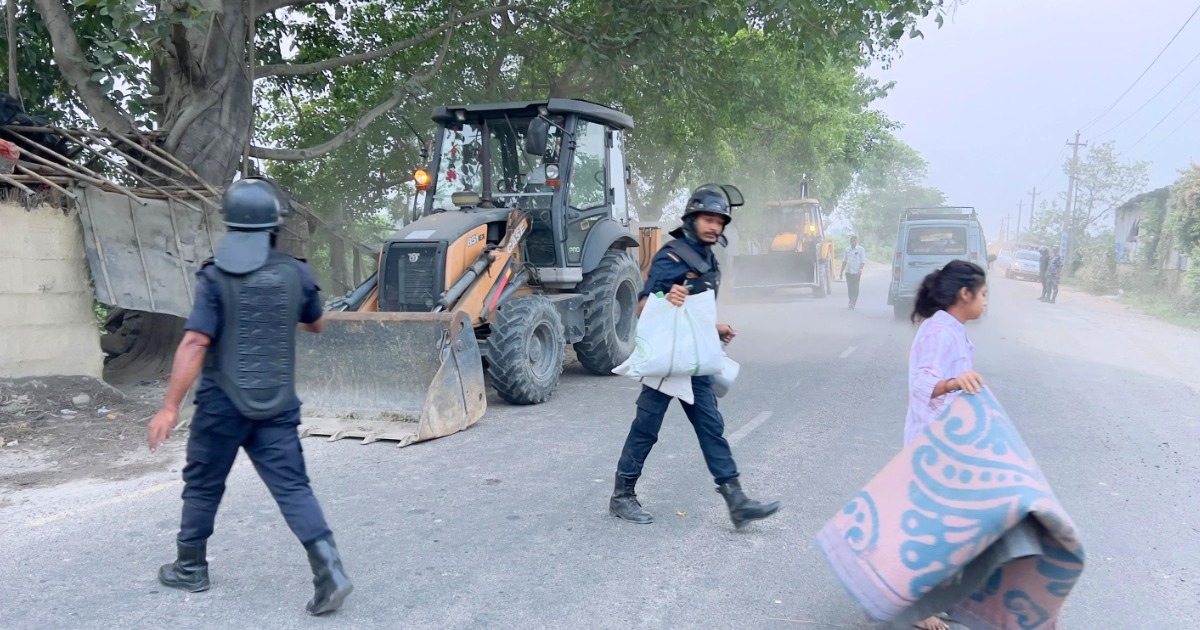 Demolition Campaign Begins On Bank Of Gandak Canal
