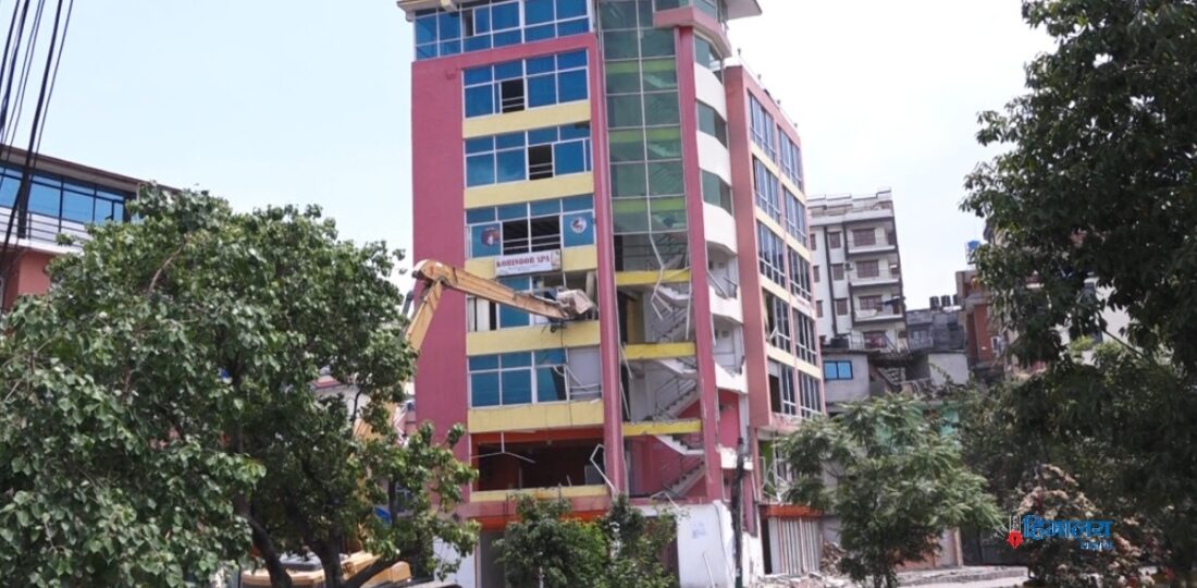 Illegal Structures At Sattale, Pathibhara And Tenjing Chowk Of Kapan Are Being Razed Down